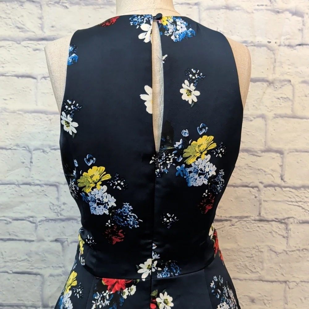 Banana Republic elegant sleeveless